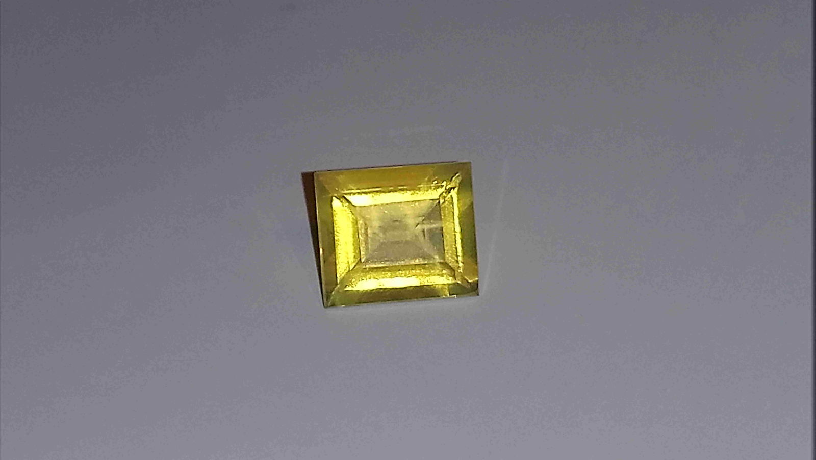 1.01 ct yellow mexican opal (1 of 3)