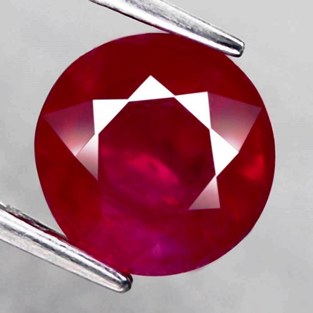 2,19 cts Natural Round Blood Red Ruby (1 of 3)