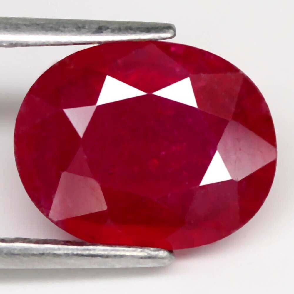 3,13 cts Natural Oval Blood Red Ruby (1 of 3)