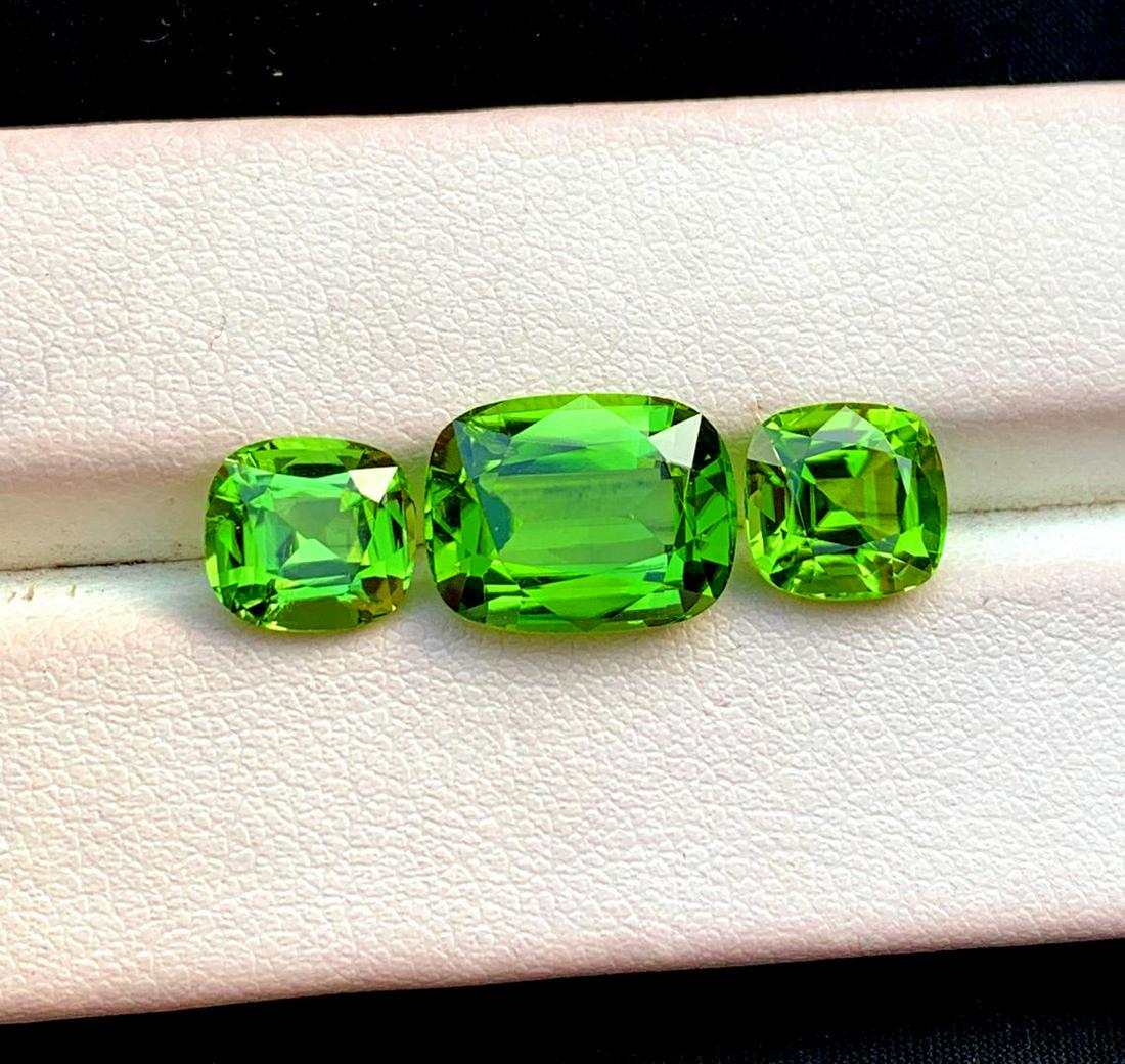 Peridot Loosegemstones ~ Set of Ring design cut natural (1 of 5)