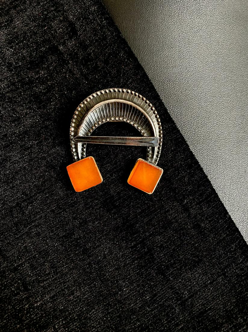 Alluring Vintage Amber Brooch (1 of 8)