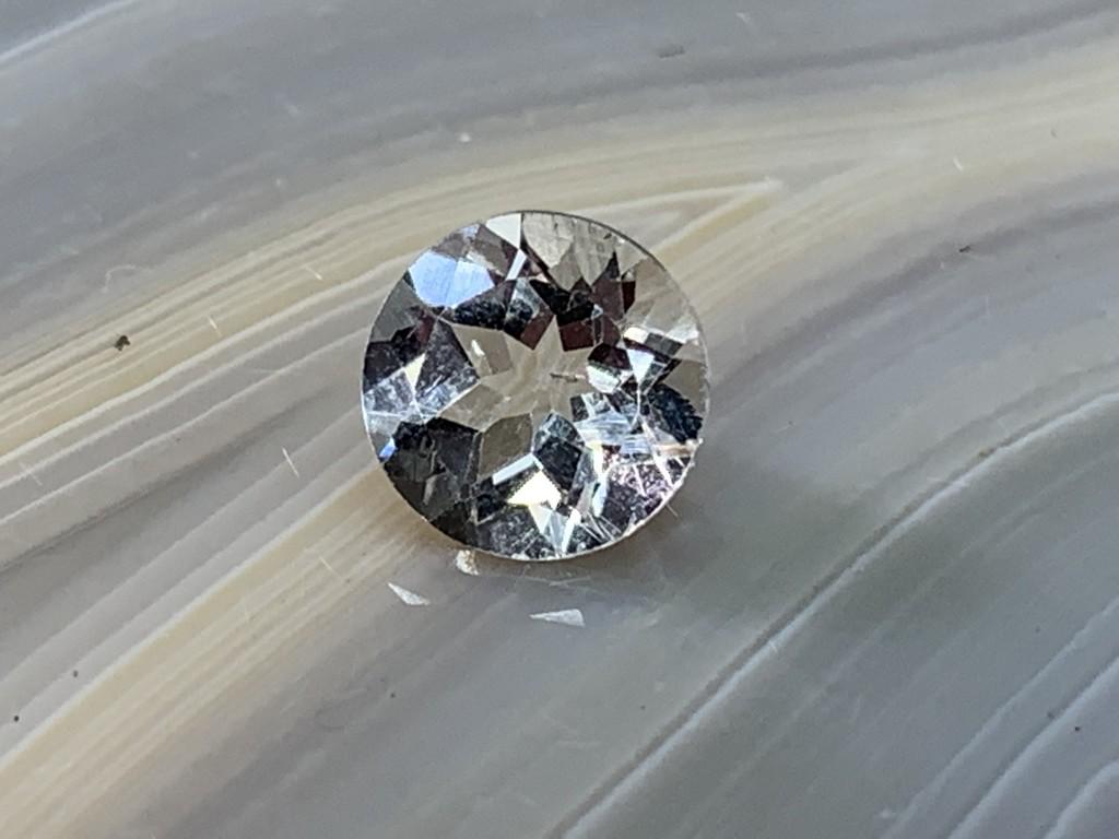 Topaz Round 1.52 Carats Loose Gemstone (1 of 3)