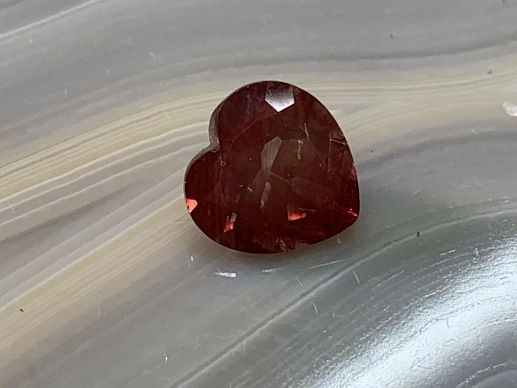 Andesine Labradorite Heart Shaped 2.14 Carats Loose: No Reserve! Title: Andesine Labradorite Heart Shaped 2.14 Carats Loose Gemstone Date/Period: New Additional Information: Andesine Labradorite Heart Shaped 2.14 Carats Loose Gemstone Dimensions: 8mmx8m