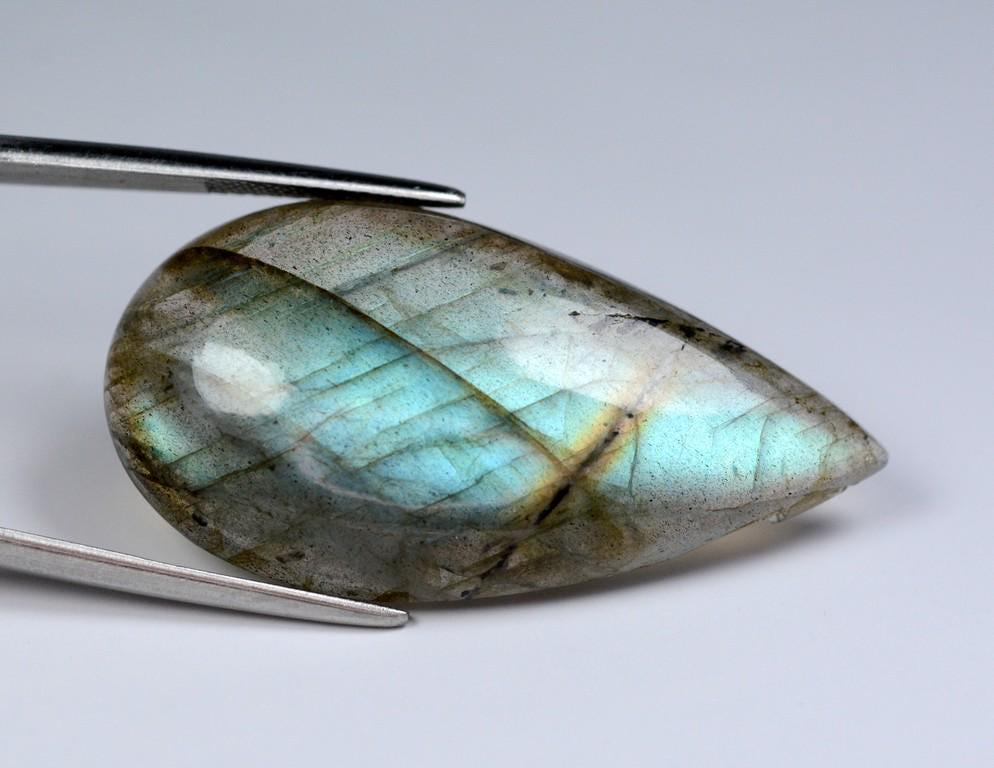 26.00 CT Amazing Labradorite Gemstone@ Madagascar: Title: 26.00 CT Amazing Labradorite Gemstone@ Madagascar Origin: Madagascar Weight: 26.00 Carat Size/Dimensions:36x19x5 mm Reserve: $20.00 Shipping: Domestic: Flat-rate of $12.00 to anywhere within th