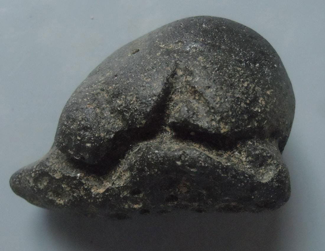 VERY BIG PHILIPPINITE TEKTITE - 57 GRAM: Title: VERY BIG PHILIPPINITE TEKTITE - 57 GRAM Origin: Paracale, Camarines Norte, Luzon, Philippines Size: 5x4.5x2.5 cm / 57 gram Description: very big triangular and rounded rizalite/philippinite tek