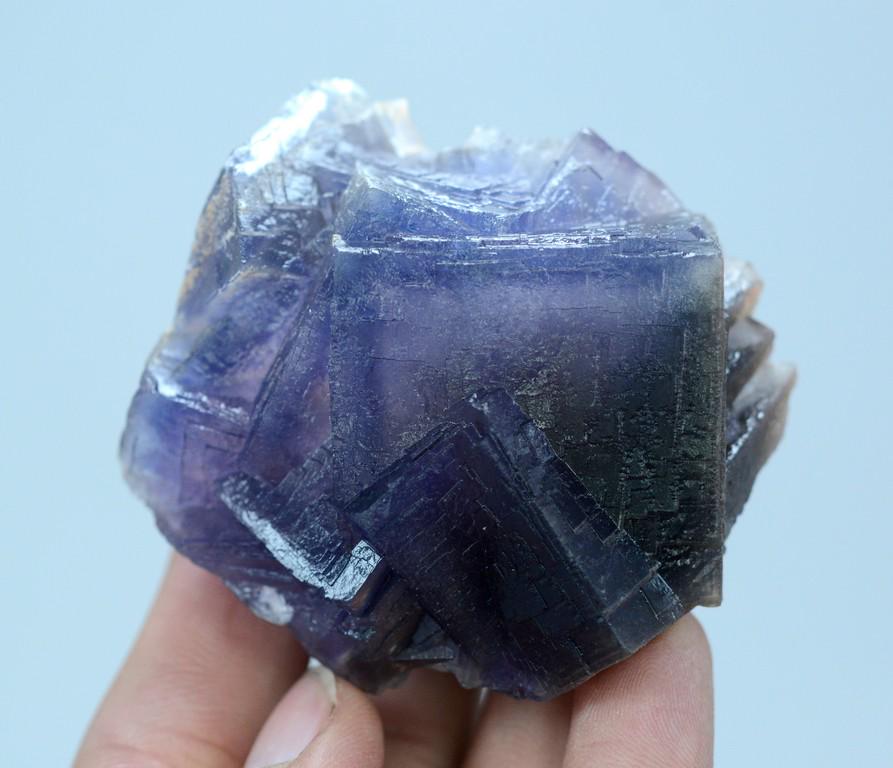 155 Gram Beautiful Fluorite Specimen From Pakistan: Title: 155 Gram Beautiful Fluorite Specimen From Pakistan Weight: 155 GRam Size/Dimension: 61x58x34 mm Origin: Pakistan Reserve: $20.00 Shipping: Domestic: Flat-rate of $15.00 to anywhere within the c