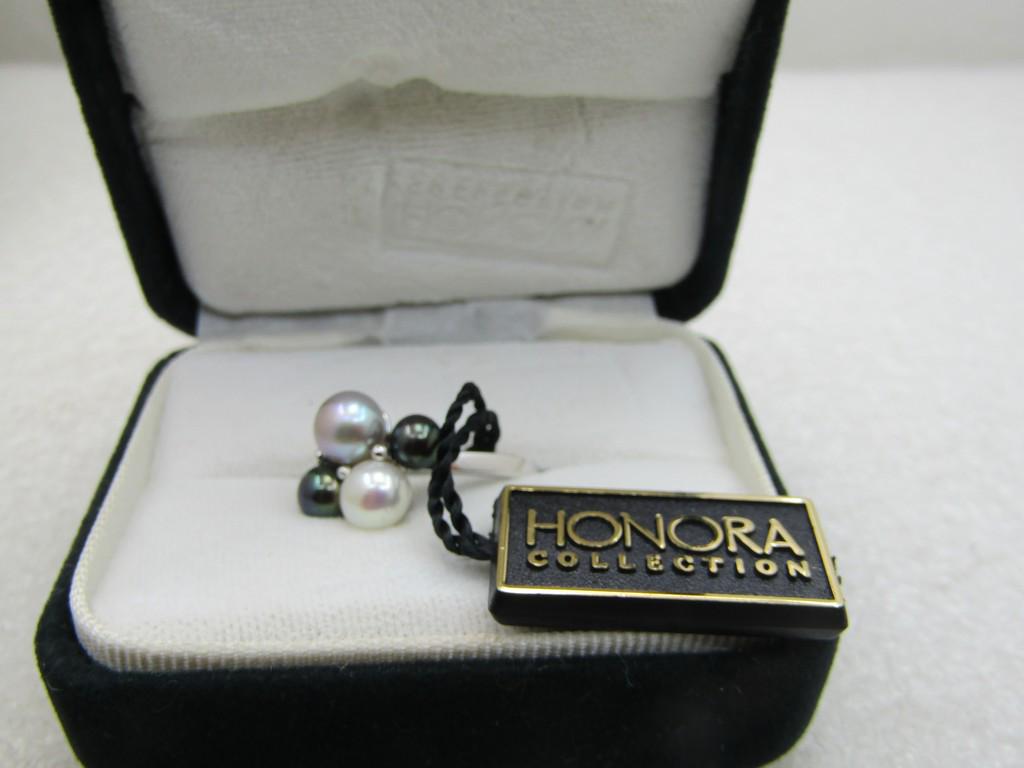 Sterling Honora Cultured Tahitian Gray/Black/White: Sterling Honora Tahitian Gray/Black/White Pearl Ring, Size 8, with Tags, 3.37 grams. Cultured pearls. In black velvet box with Honora hang tag. Black pearls are appx. 5mm to 5.5mm and are a r ound pea