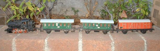 Trix (Made in Germany) HO scale trainset with rails, (1 of 10)