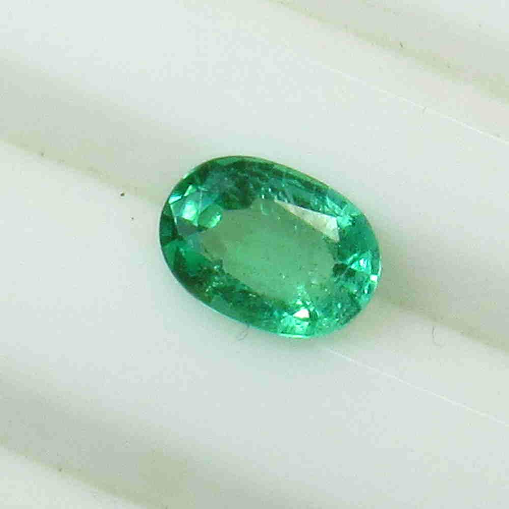 0.96 Ctw Natural Zambian Emerald Oval Cut (1 of 2)