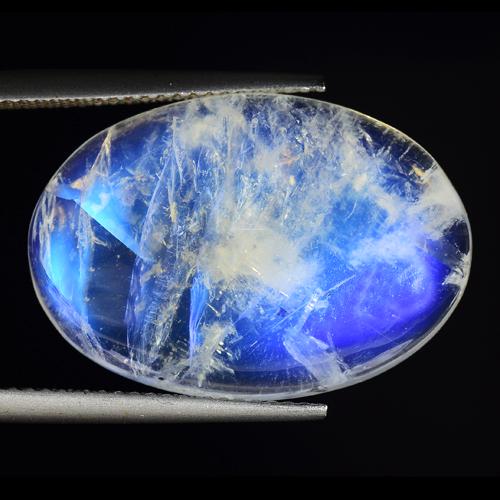 16.90 CTS NATURAL MOONSTONE OVAL CABOCHON LOOSE: Title: 16.90 CTS NATURAL MOONSTONE OVAL CABOCHON LOOSE GEMSTONES Carat Weight: 16.9 Size/Dimensions: 23.40 x 16.30 x 5.70 MM Additional Information: Reserve: $15.00 Shipping: Domestic: Flat-rate of