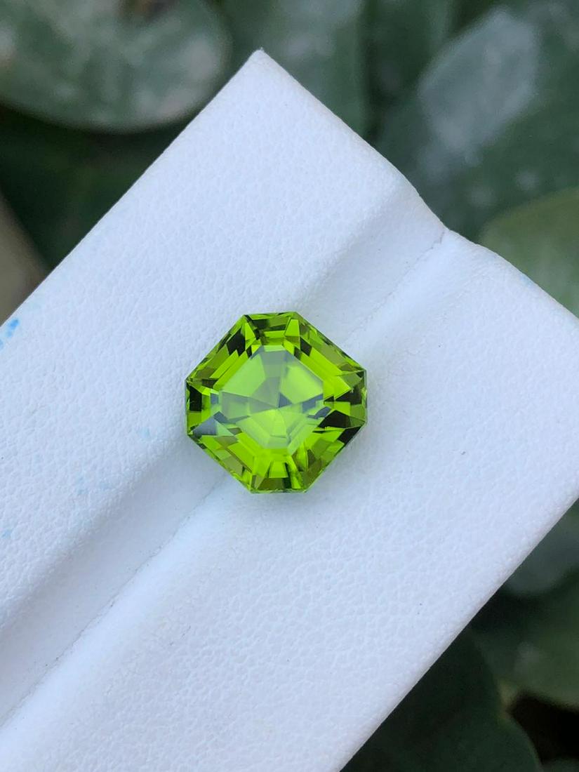 7 Carats Top Quality Green Peridot Assher Cut ~ 10x10x8 (1 of 4)