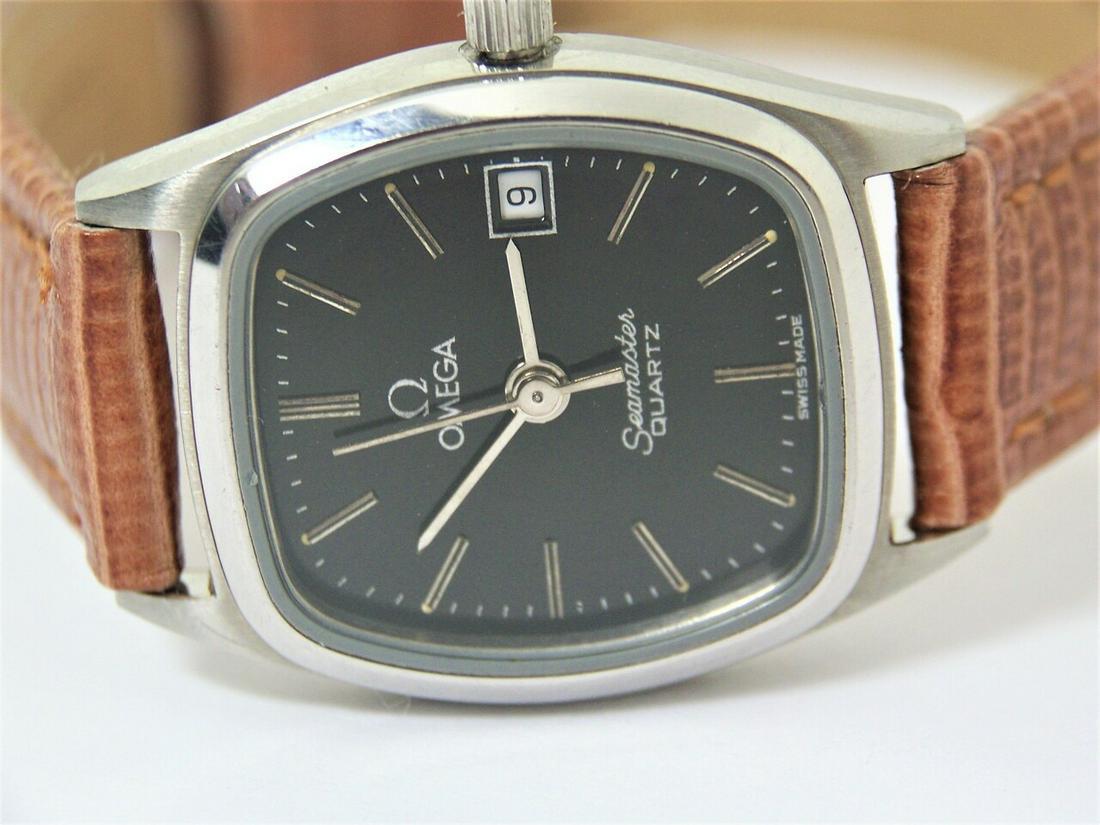 Ladies S/Steel OMEGA SEAMASTER Quartz Watch c.1980s: Ladies S/Steel OMEGA SEAMASTER Quartz Watch c.1980s Ref.796.0825* EXLNT? This Ladies OMEGA watch is Swiss made. Great present for yourself or someone you love! * Stainless steel case & back in shiny &