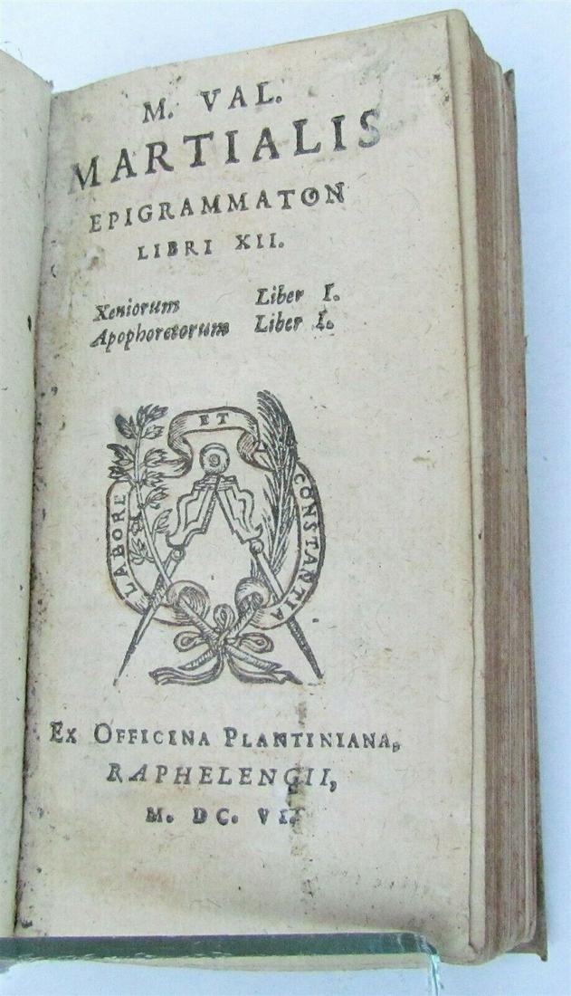 1607 EPIGRAMATA M. VAL. MARTIALIS POETRY antique VELLUM: M. VAL. MARTIALIS EPIGRAMMATON LIBRI XII Ex Officina Plantiniana, 1607 Vellum bound. Very good condition of pages. Some wear of binding. --------------------------------- Reserve: $245.00 Shipping: Do