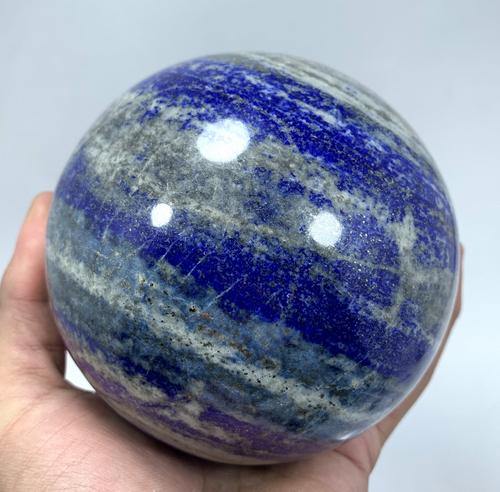 2230 Gram Superb Quality Lapis Lazuli Sphere Healing: Title:2230 Gram Superb Quality Lapis Lazuli Sphere Healing Stone Weight: 2230 Gram Size/Dimensions: 106 mm Origin: Afghanistan Reserve: $200.00 Shipping: Domestic: Flat-rate of $50.00 to anywhere with