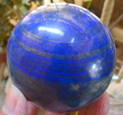 880 Grams Natural Lapis Lazuli Round Sphere Ball 80 MM: Title: 880 Grams Natural Lapis Lazuli Round Sphere Ball 80 MM Origin: Afghanistan Weight: 880 Grams Size/Dimensions: 80 MM Additional Information: Natural Reserve: $100.00 Shipping: Domestic: Flat-ra