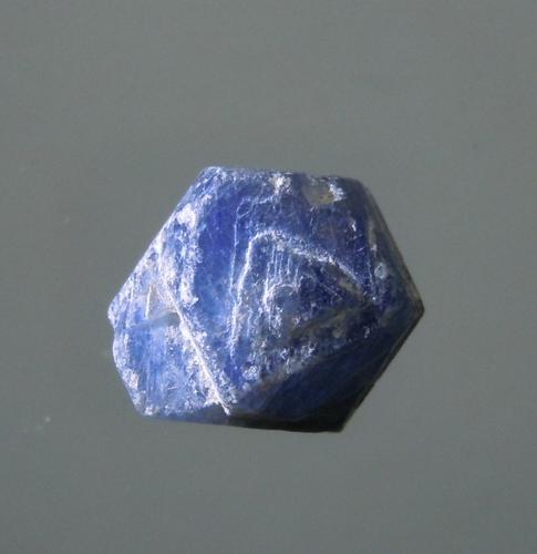 6.85 CT SET OF 10 HEXAGONAL SAPPHIRE CRYSTAL -: Title: 6.85 CT SET OF 10 HEXAGONAL SAPPHIRE CRYSTAL - UNTREATED Origin: Hpakant, Kaching State, Myanmar Size: 0.5-1 cm / 5.05 gram Additional Information: set of 10 rectangular cut jadeite jade of yel