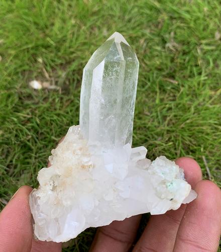 119 Gram Amazing Perfect Clear Natural Quartz Specimen: Title: 119 Gram Amazing Perfect Clear Natural Quartz Specimen Treatment: Natural Weight: 119 Gram Size/Dimensions: 86x64x34 mm Origin: Pakistan Reserve: $20.00 Shipping: Domestic: Flat-rate of $15.00