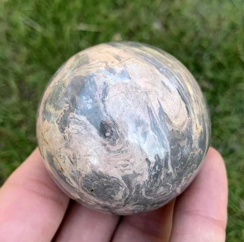 179 Gram Beautiful Natural Jasper Sphere Healing: Title: 179 Gram Beautiful Natural Jasper Sphere Healing Mineral Treatment: Natural Weight: 179 Gram Size/Dimensions: 49 mm Origin: Pakistan Reserve: $20.00 Shipping: Domestic: Flat-rate of $15.00 to a