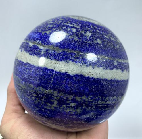 2152 Gram Superb Quality Lapis Lazuli Sphere Healing: Title:2152 Gram Superb Quality Lapis Lazuli Sphere Healing Stone Weight: 2152 Gram Size/Dimensions: 105 mm Origin: Afghanistan Reserve: $200.00 Shipping: Domestic: Flat-rate of $50.00 to anywhere with