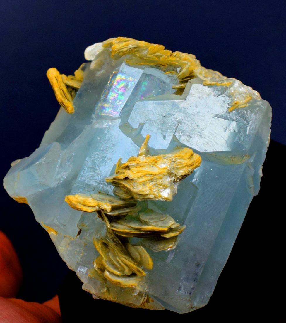 Aquamarine Crystal , Terminated Natural Steps: Materials: Gem type: Aquamarine Description Aquamarine Crystal , Terminated Natural Steps Terminations Blue Aquamarine Crystals With Muscovite Mica Specimen From Pakistan - Aquamarine has very good lu