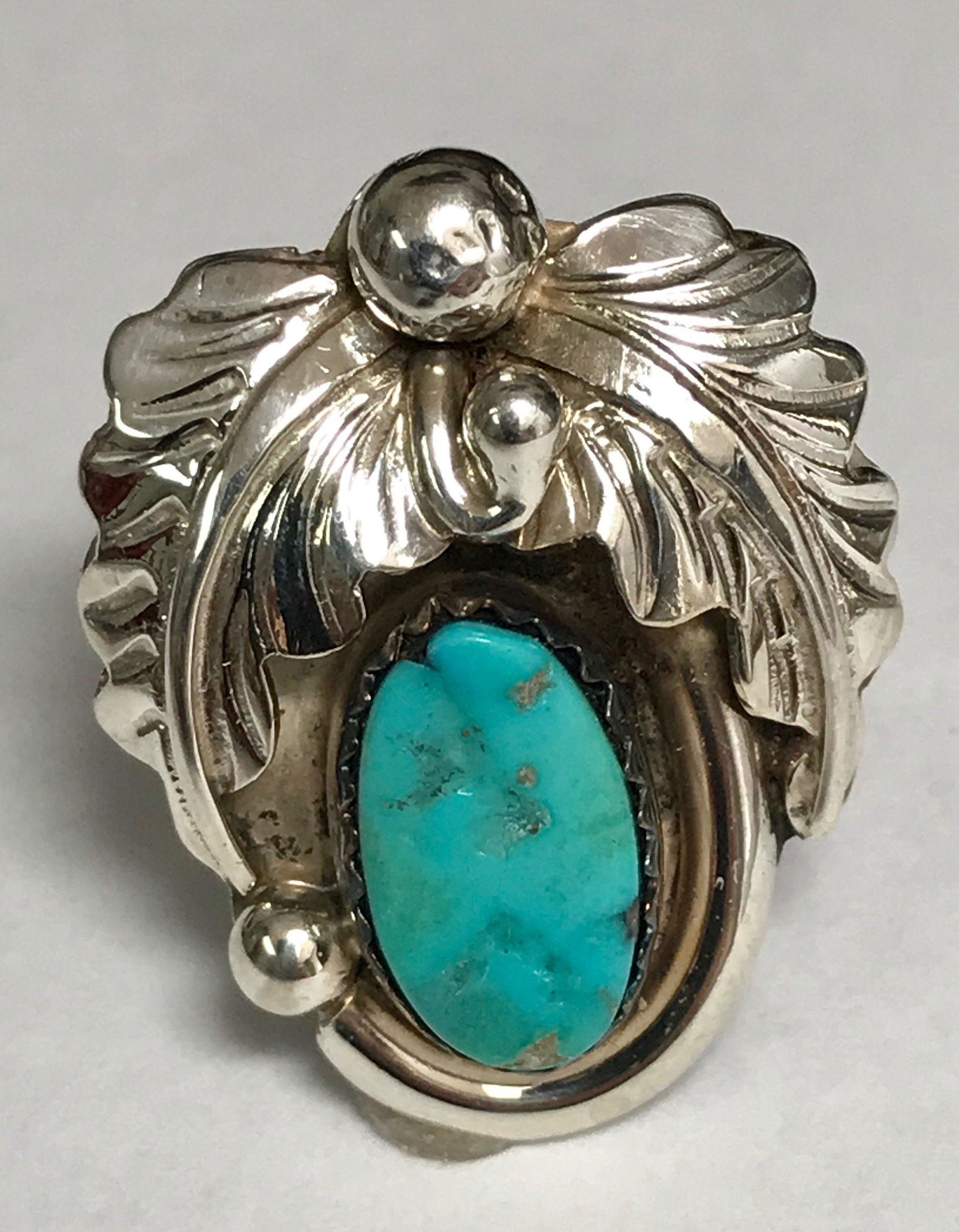 Native American Robert Kelly Double Feather Turquoise: Title: Native American Robert Kelly Double Feather Turquoise Ring Additional Information: Details Vintage item Vintage from before 2000 Size: 5 3/4 US Materials: Silver Gemstone: Turquoise<