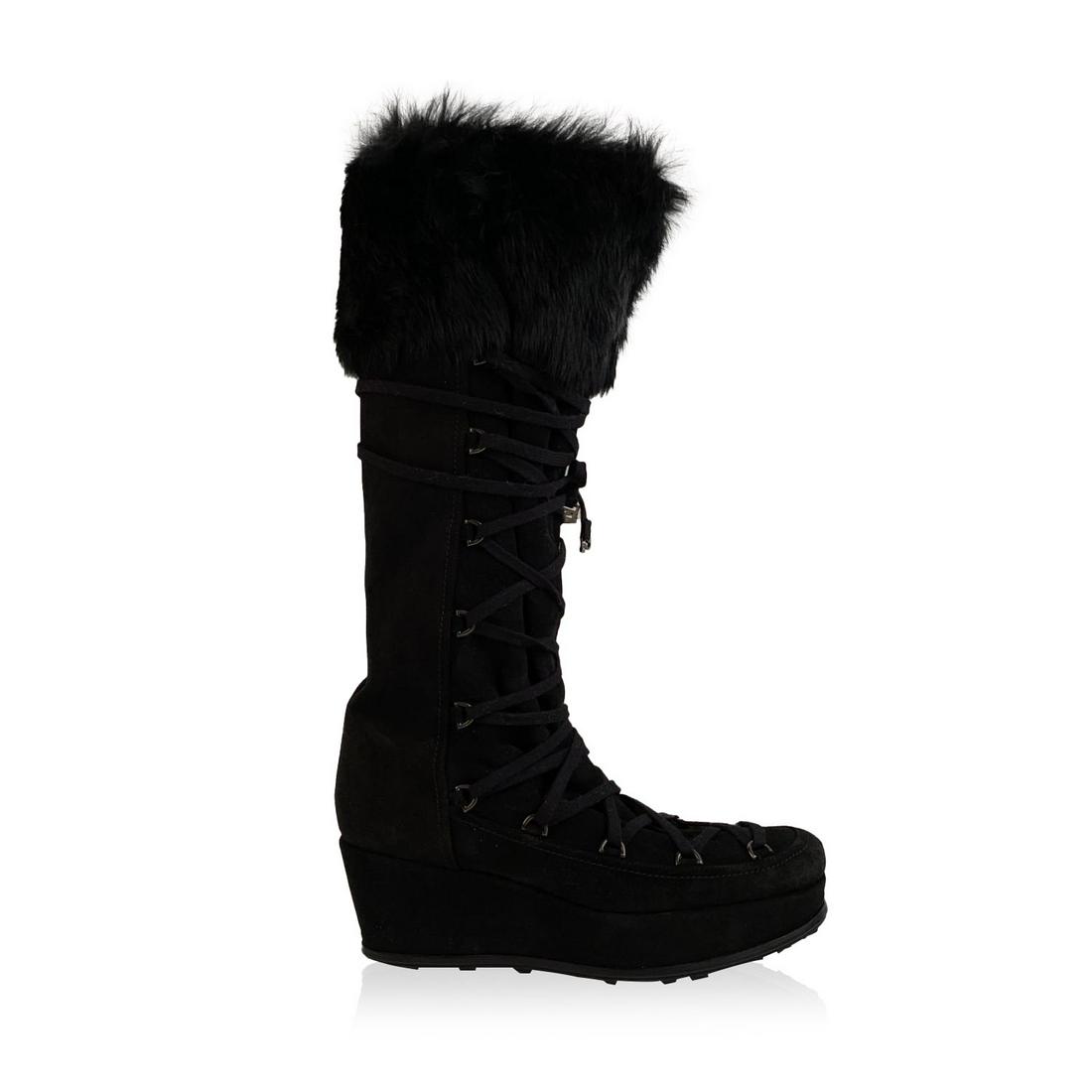 Stuart Weitzman Black Suede Lace Up Wedge Boots Size: Stuart Weitzman black suede lace up wedge boots. They feature fur trim on the top. Rubber sole. Heels Height: 2.5 inches - 6.4 cm. Shaft height: 16 inches - 40.5 cm. Size: EU 39.5 (The size shown for
