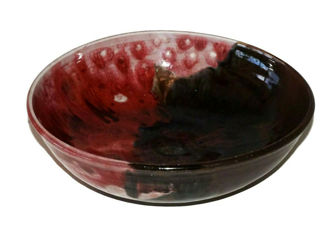 Vtg Hawaii Pottery Bowl Oxblood Glaze Toshiko Takaezu: Up for sale from a local estate in Honolulu Hawaii this very attractive Vintage Hawaii pottery bowl with an attractive oxblood and black glaze that was created by the well known artist Toshiko Takaezu