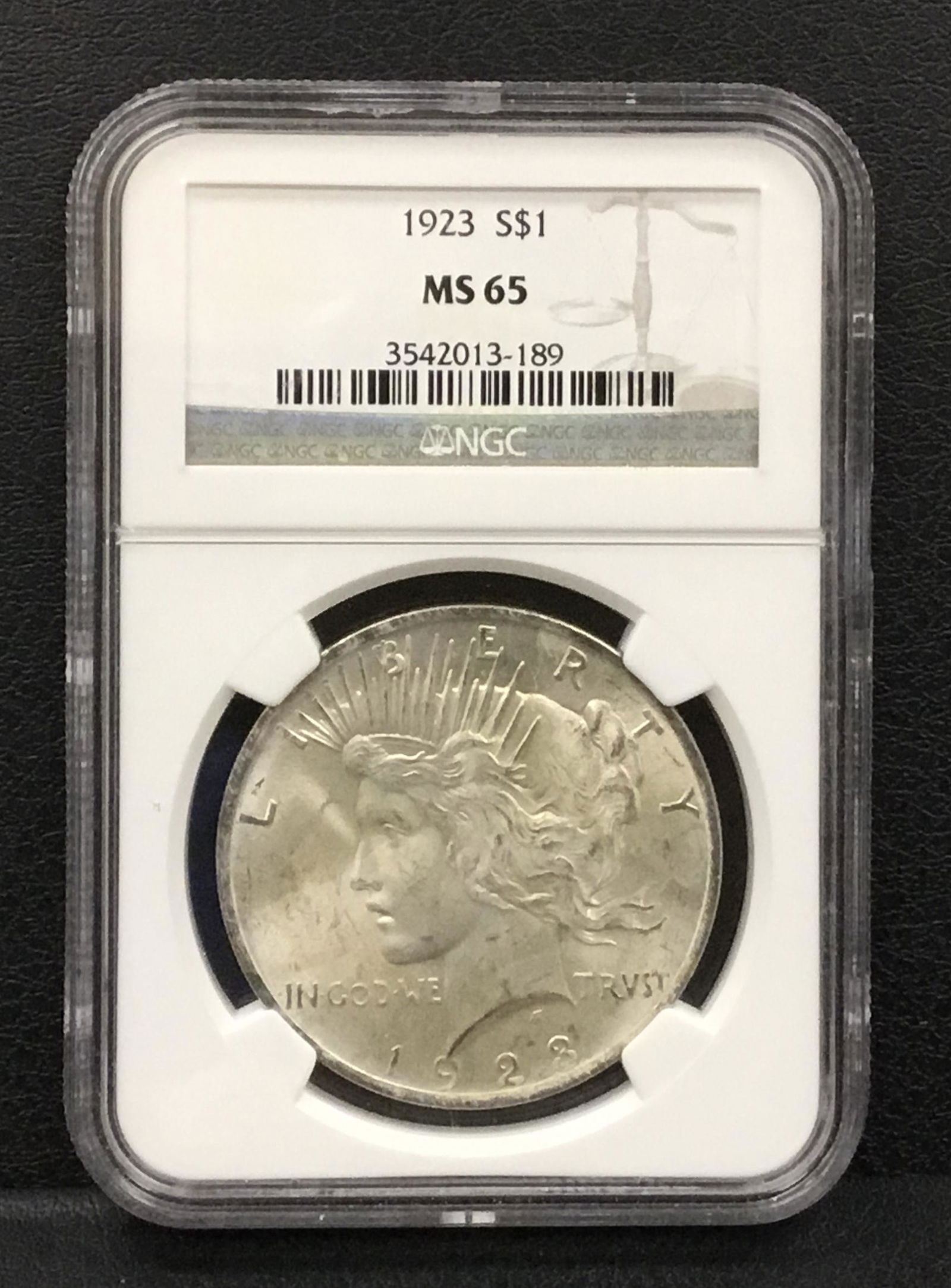 1923 Peace Silver Dollar $1 (1 of 4)