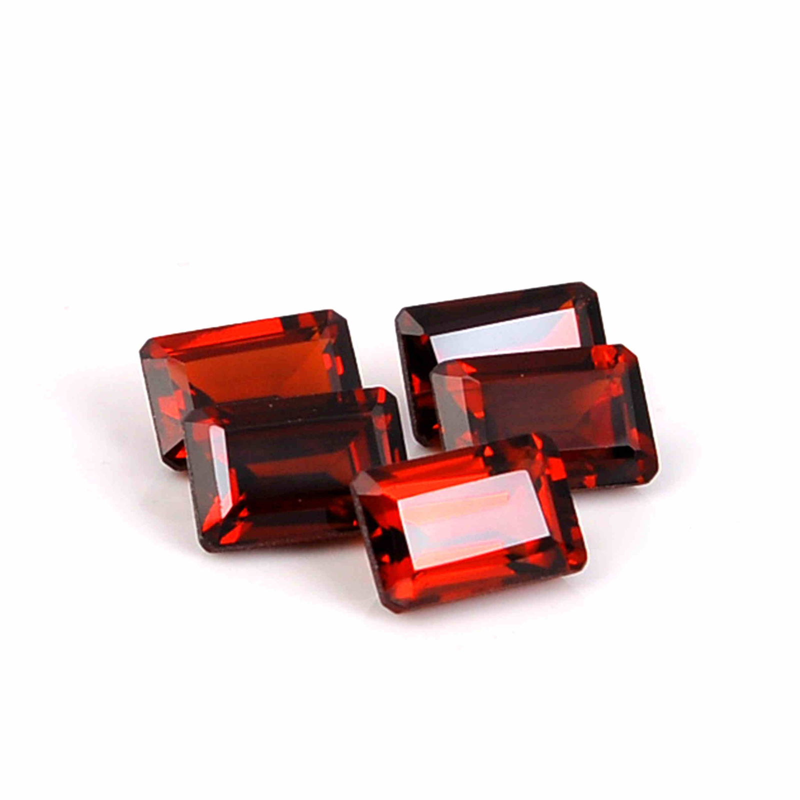 4.12 Carat Red Color Natural Octagon Garnet Loose: No Reserve! Title: 4.12 Carat Red Color Natural Octagon Garnet Loose Gemstone 5 Pieces Brand: Gems Trading Center Gemstones: Garnet Carat Weights: 4.12 Size/Dimensions: 3H x 4W x 6L mm Shipping: Domes