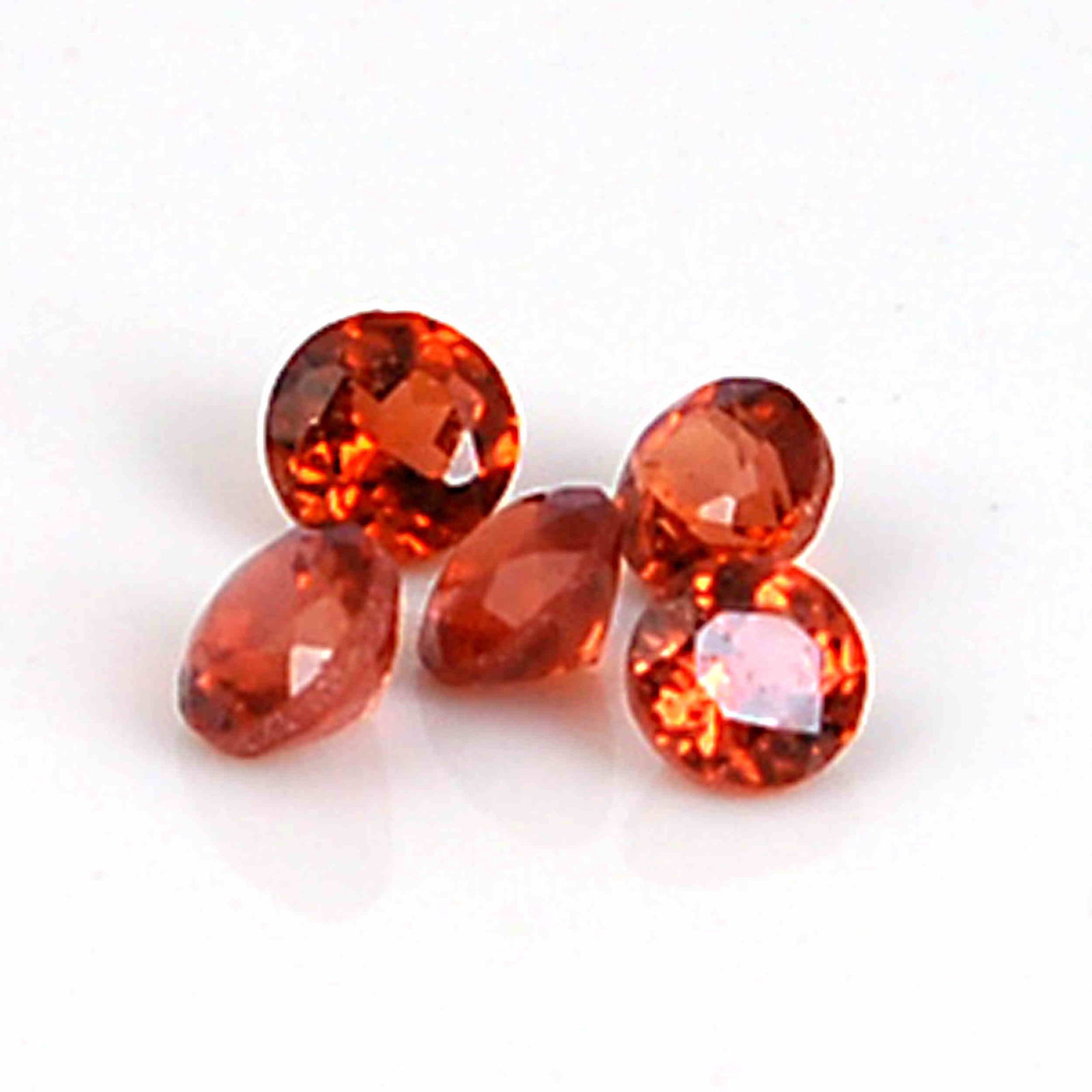 0.28 Carat Red Color Natural Round Garnet Loose: No Reserve! Title: 0.28 Carat Red Color Natural Round Garnet Loose Gemstone 5 Pieces Brand: Gems Trading Center Gemstones: Garnet Carat Weights: 0.28 Size/Dimensions: 1H x 2W x 2L mm Shipping: Domesti