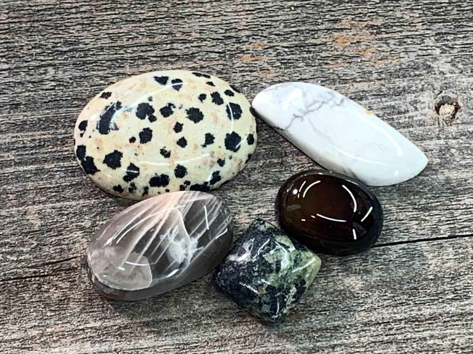 Agate Mixed Cabachon Lot: No Reserve! Title: Agate Mixed Cabachon Lot Description: Agate Mixed Cabachon Lot Dimensions: Shipping: Domestic: Flat-rate of $7.00 to anywhere within the contiguous U.S. International: Foreign shipp