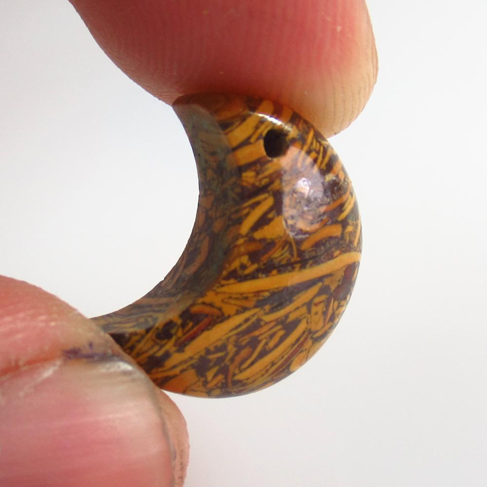 8.88 Ct Natural Jasper Quartz Half Moon Shape Cab: No Reserve! Title: 8.88 Ct Natural Jasper Quartz Half Moon Shape Cab Stone clarity:Opaque Gemstones: Natural Jasper Quartz Carat weights: 8.88 Size/Dimensions: 16.00 x 8.50 x 8.50 mm Additional Info:T