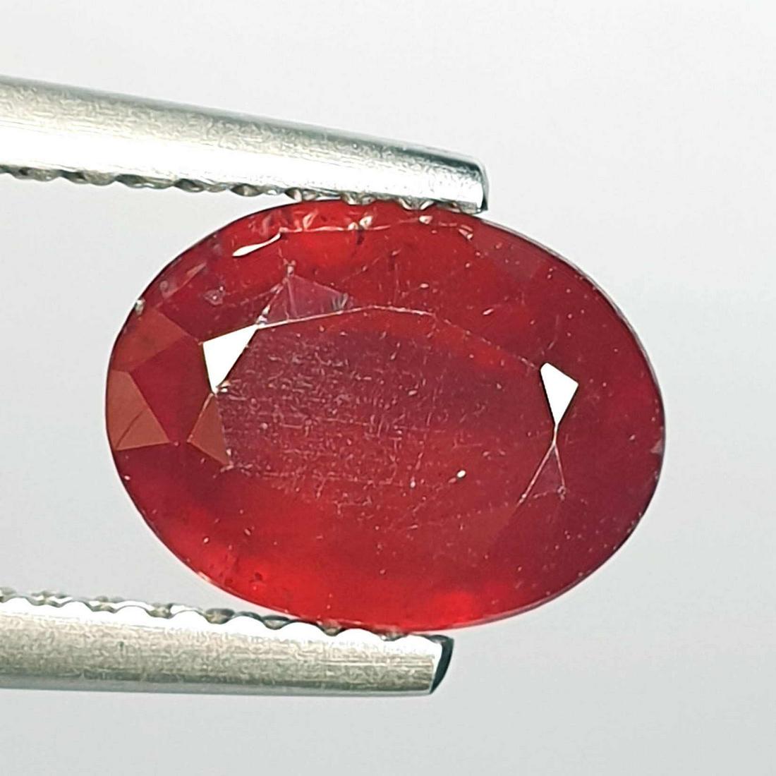 2.37 ct Natural Ruby: No Reserve! Title: 2.37 ct Natural Ruby Color clarity:VVS Gemstones: Loosegemstone Carat weights: 2.37 Size/Dimensions: 8.20 x 6.50 x 4.60 Additional Info:Oval - Burma Shipping: Domestic: Flat-rate of