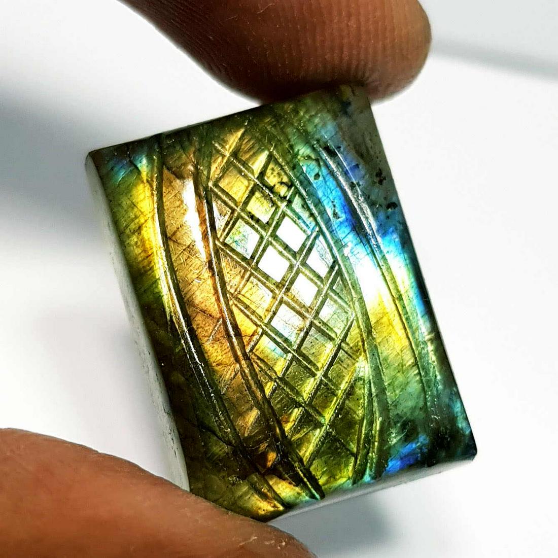 36.46 Ct Natural Labradorite Designer Octagon Cabochon: No Reserve! Title: 36.46 Ct Natural Labradorite Designer Octagon Cabochon Color clarity:Opaque Gemstones: Loosegemstone Carat weights: 36.46 Size/Dimensions: 23.95 x 17.35 x 7.60 Additional Info:Octag