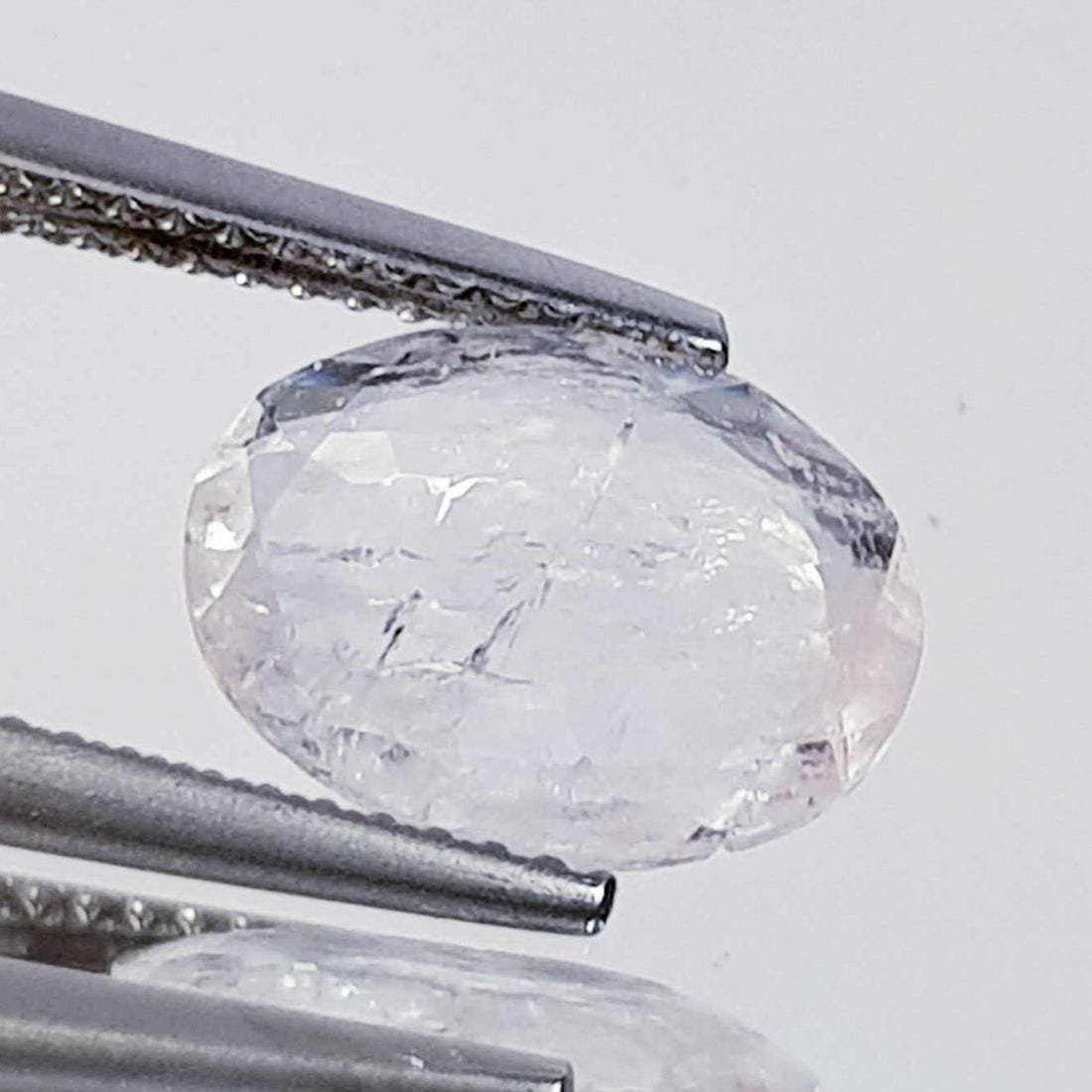 2.71 Ct Natural Morganite Oval Cut: No Reserve! Title: 2.71 Ct Natural Morganite Oval Cut Color clarity:SI - SI1 Gemstones: Loosegemstone Carat weights: 2.71 Size/Dimensions: 11.20 x 8.60 x 4.80 Additional Info:Oval / Brazil Shipping: D