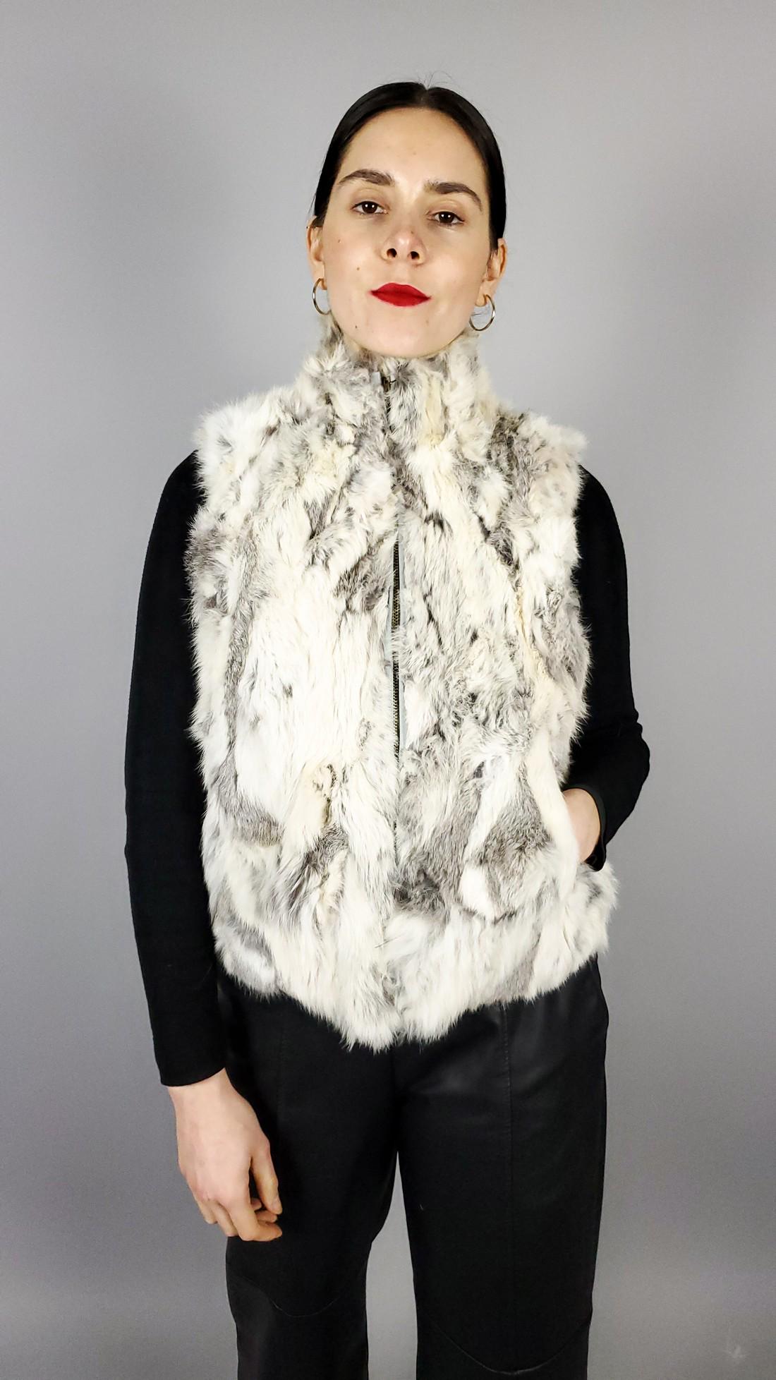 WOMENS GREY WHITE LAPIN GILLET: Title: WOMENS GREY WHITE LAPIN GILLET Dimension: important details , (measurements are approximate):length from collar: 65cm/25.59in; Shoulders:36cm/14.17in; Chest:90cm/35.43in; bottom sweep:50cm/19.6