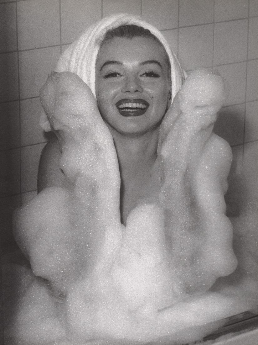 ANDRE DE DIENES - Marilyn Monroe (Norma Jean) with (1 of 1)