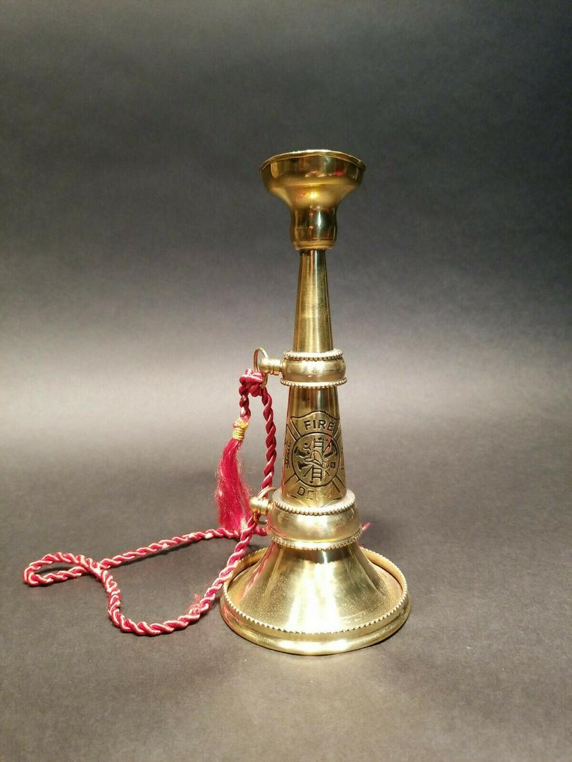9" Brass Fireman Presentation Horn Speaking Trumpet: 8 3/8" x 3 3/4" Well made reproduction brass Fire Fighter presentation speaking horn. Be sure to see the pictures.. looks old but is actually new.. Reserve: $30.00 Shipping: Domestic: Flat-rate of $10