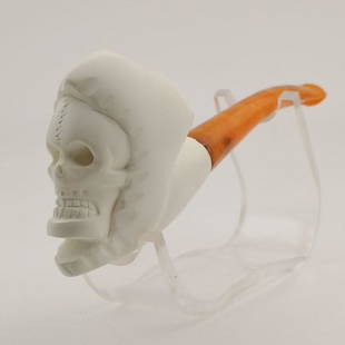 Skull,Hand carved Meerschaum Pipe: Title:Skull,Hand carved Meerschaum PipeDescription: Skull,Hand carved Meerschaum Pipe. Made in Turkey Eskisehir by Meerschaum Carve Master.First class hand carving workmanship. Length:5.7 inch