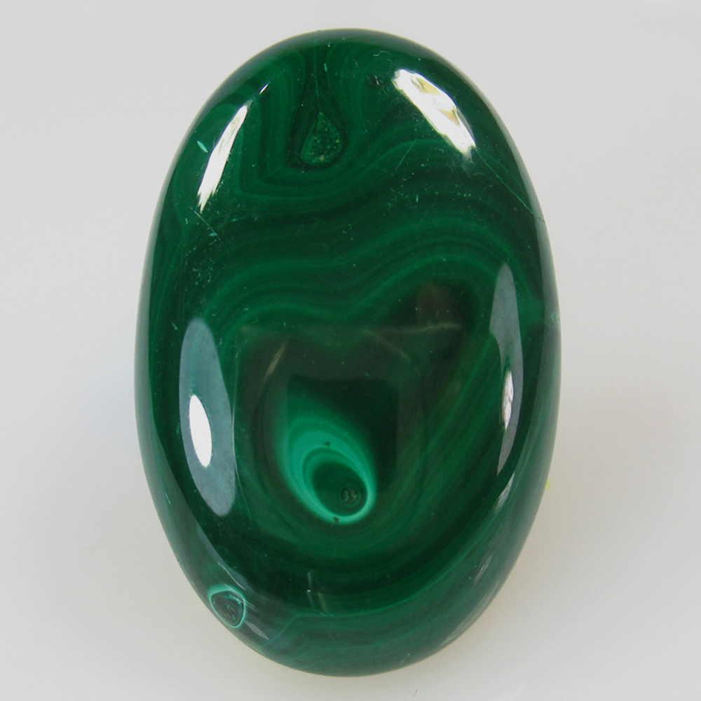 45.33 Cts Natural Malachite: No Reserve! Title: 45.33 Cts Natural Malachite Additional Information: Gemstone Gemstones: Malachite Carat Weights: 45.33 Size/Dimensions: 33.00 x 20.00 x 5.00 mm Additional Information: Shape - Oval