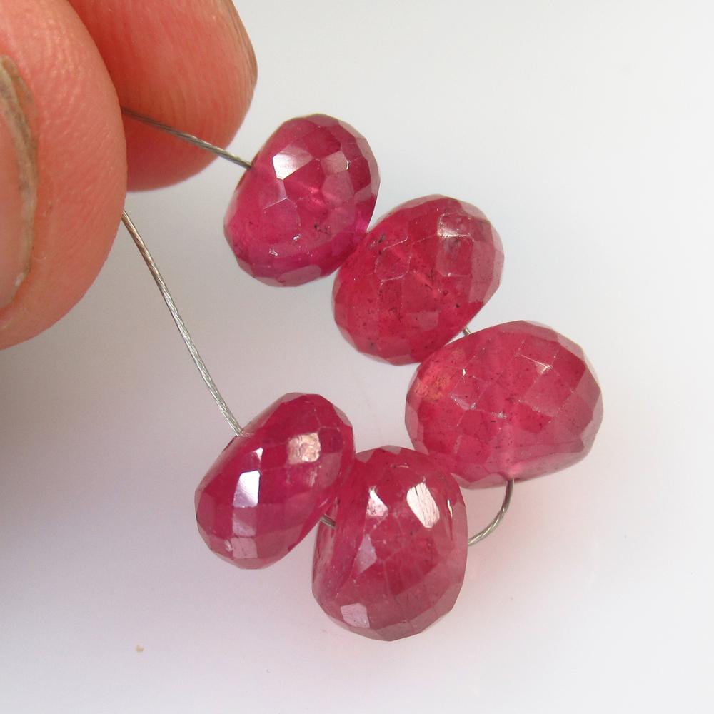 23.65 Ct Natural 5 Mozambique Red Ruby Round Beads (1 of 2)