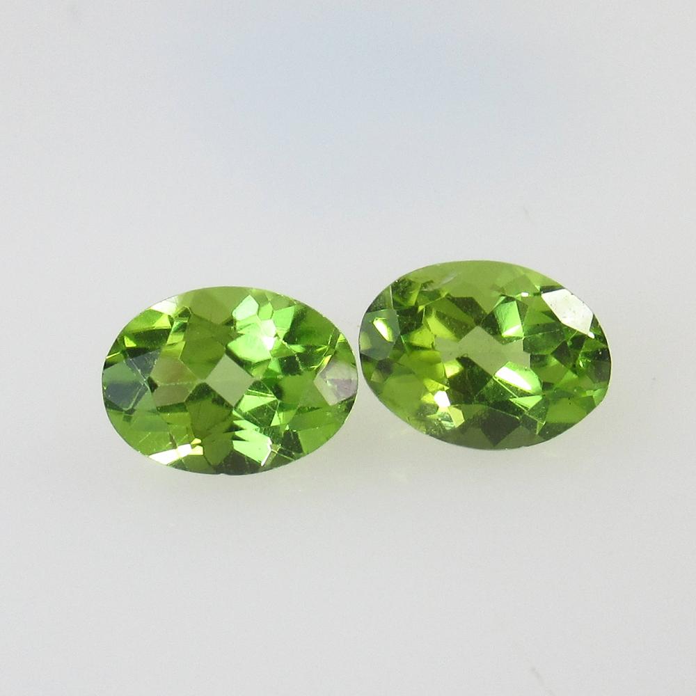 2.56 Ct Natural Peridot Oval Pair: No Reserve! Title: 2.56 Ct Natural Peridot Oval Pair Stone Clarity: VVS Gemstones: Natural Peridot Carat Weights: 2.56 Size/Dimensions: 7.90 x 6.00 x 4.10 mm / 2 PC's Additional Information: Top Class