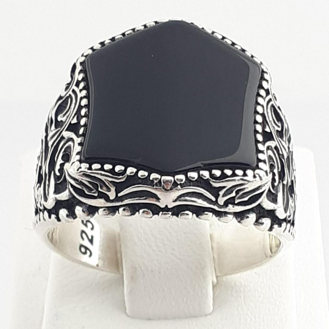 925 Sterling Silver - Ring: Ring Gender : Men Material : 925 Sterling Silver Weight : 0,35 ozt. / 11 gr Condition : NEW / Unused Size : US:11 , EU:64.6 , UK:V , D:20.5 mm Free resizing on demand Item no
