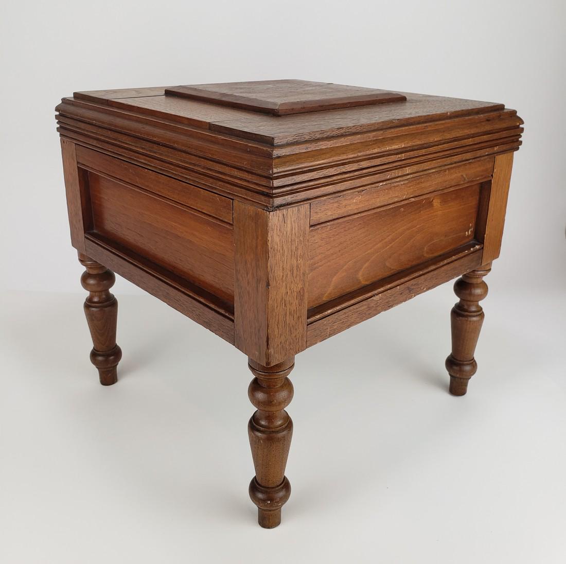 Elevated Walnut Document or Presentation Box (1 of 6)