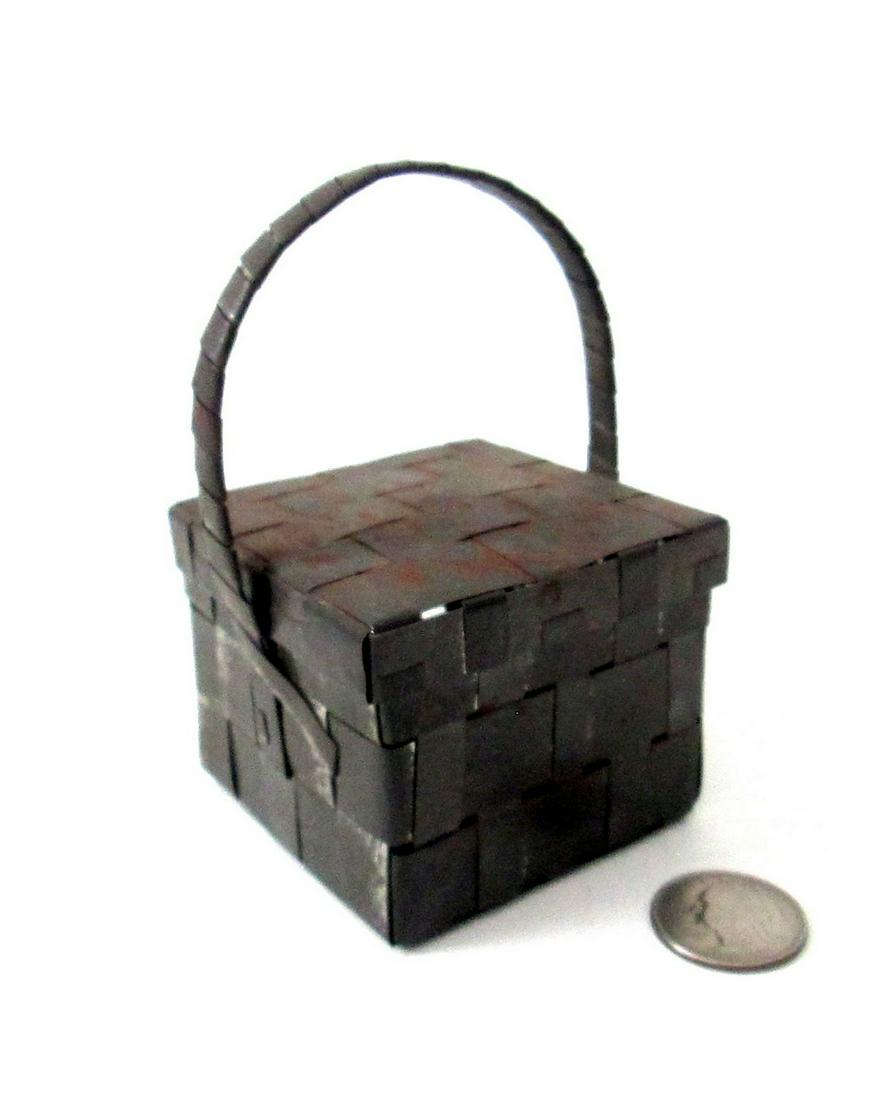 10TH ANNIVERSARY MINIATURE BASKET (1 of 7)