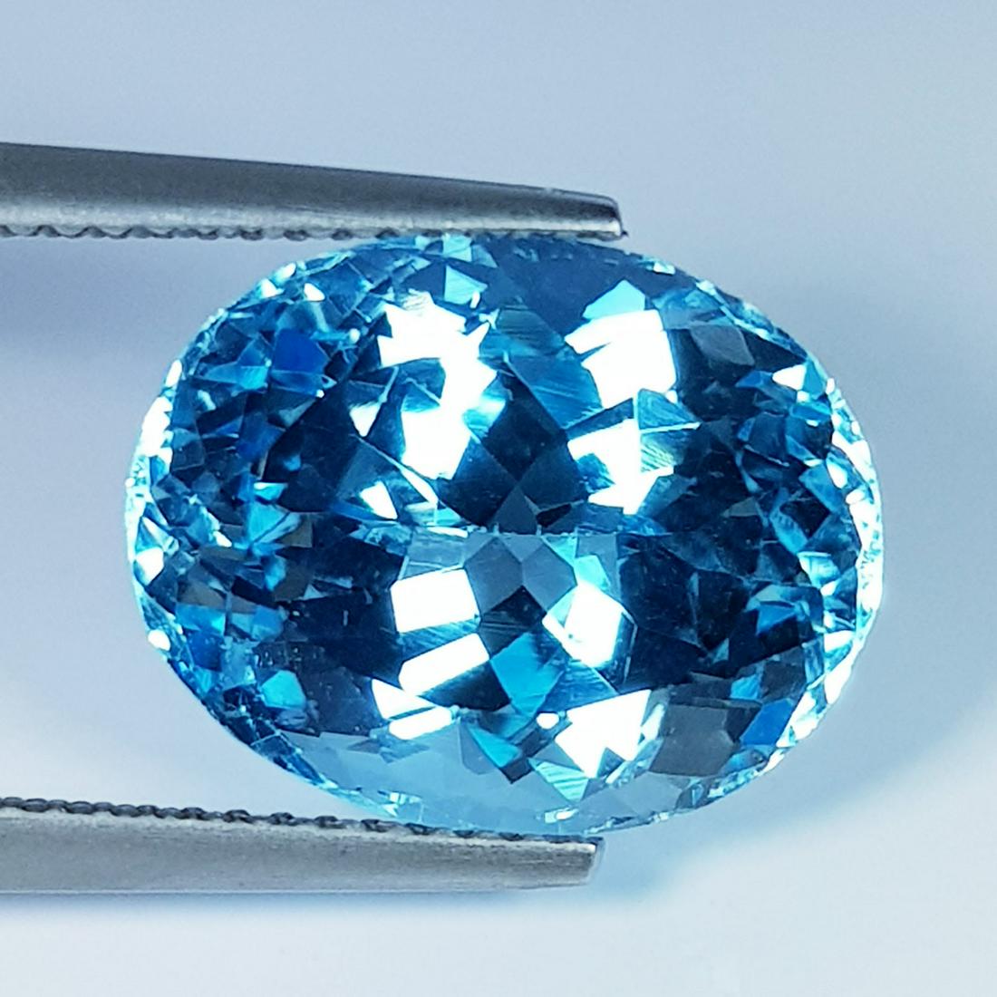 11.30 Ct Natural Oval Cut Top Quality Blue Topaz (1 of 6)