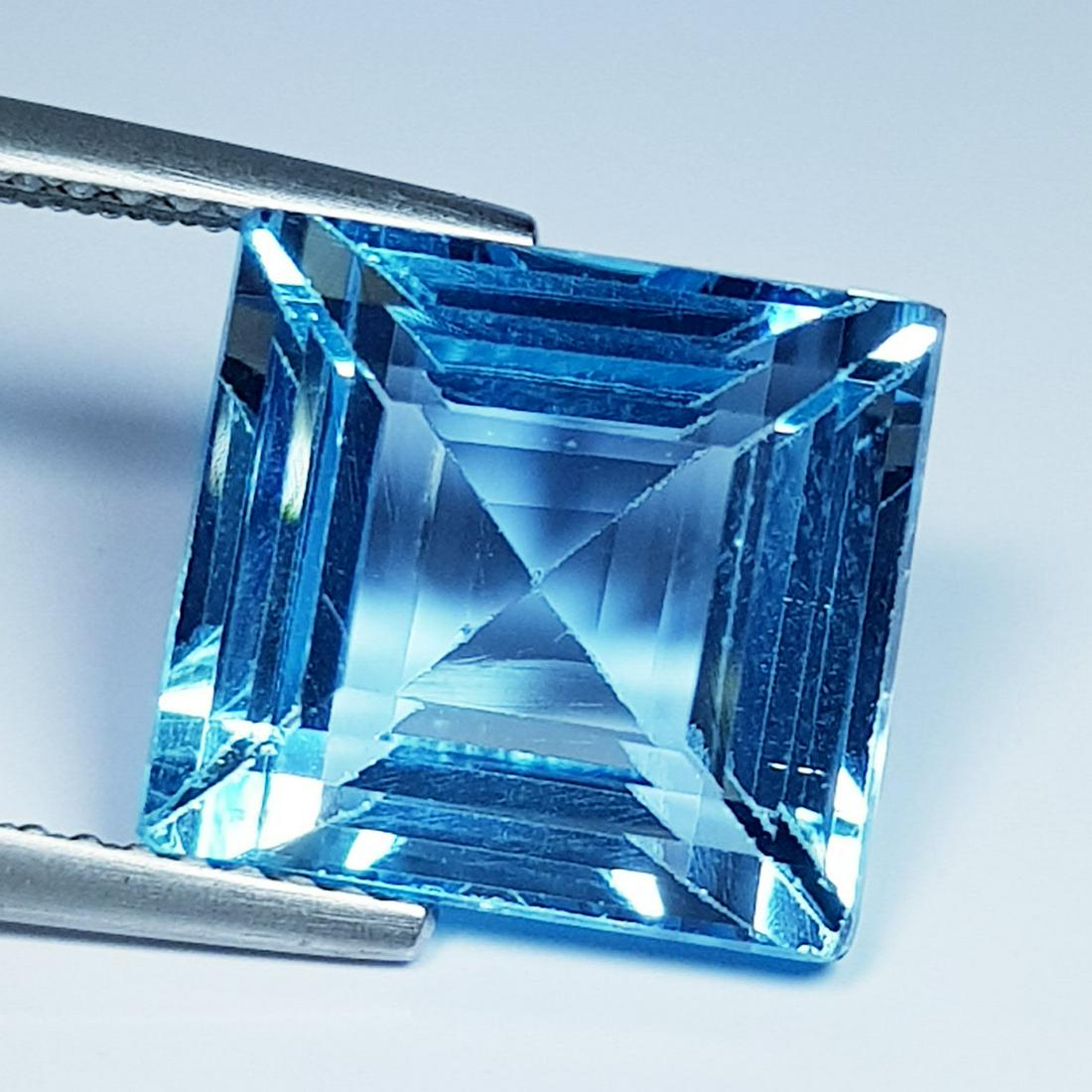 10.50 Ct Natural Square Cut Top Quality Blue Topaz (1 of 5)