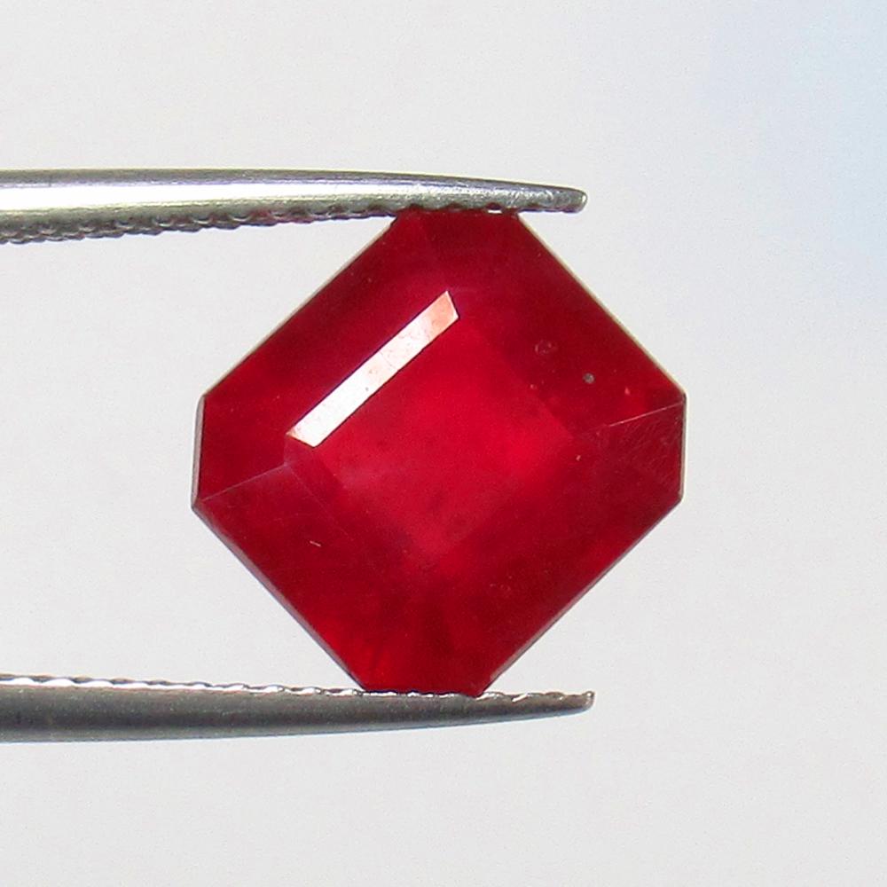 6.22 Ct Natural Mozambique Pinkish Red Ruby Octagon Cut (1 of 3)