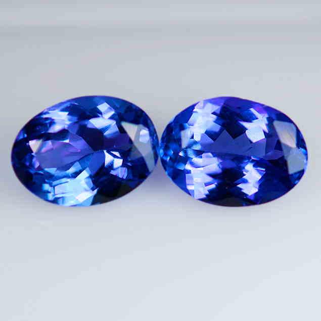 2.61 Cts VVS Pair Natural Oval Tanzanite (1 of 2)