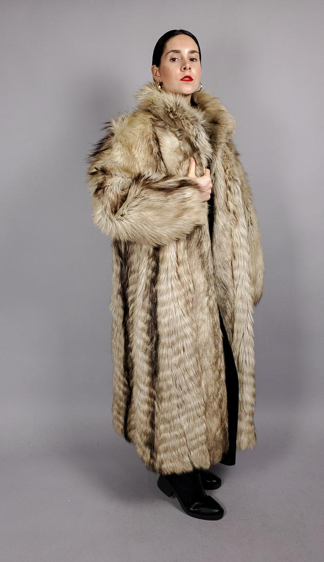 HEAVY LONG BEIGE FOX FUR COAT (1 of 10)
